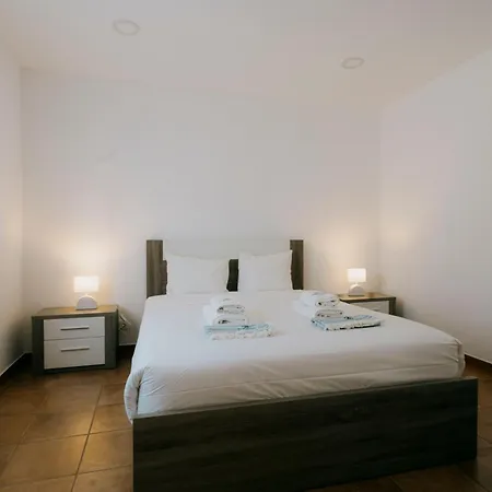 47 - Consolacao House