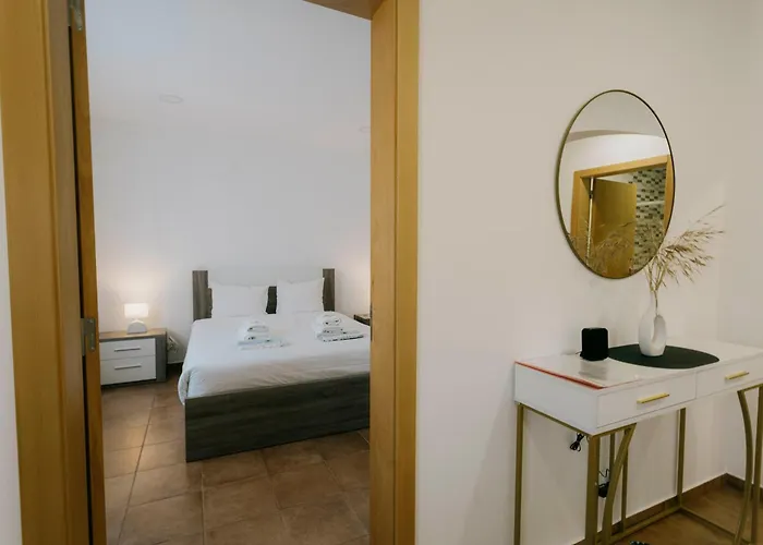 47 - Consolacao House *